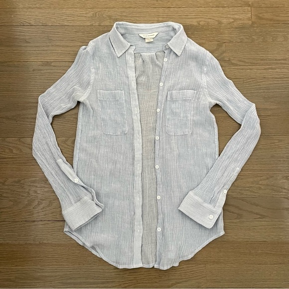 Club Monaco Women's Crinkle Texture Light Blue Button Down Shirt Size Small - Picture 1 of 6